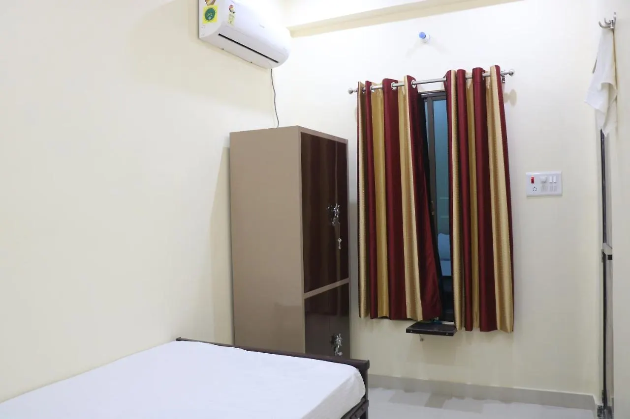 Saraswati Palace Varanasi 3*,  India