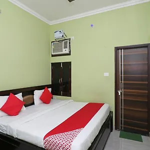 Capital O 11480 Blue Star Varanasi